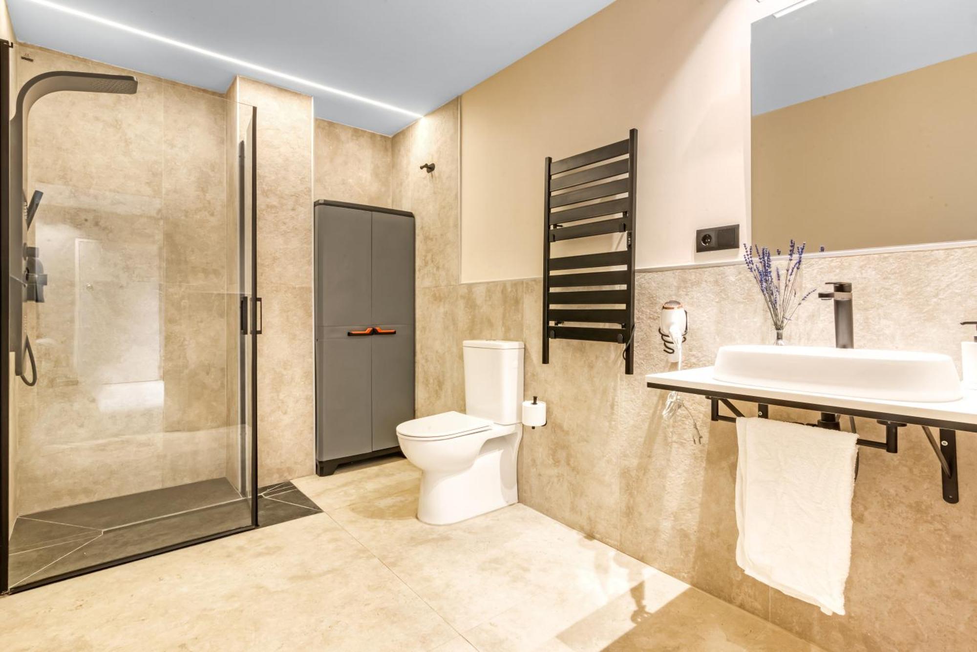 City Scape Suites Valencia Exterior photo