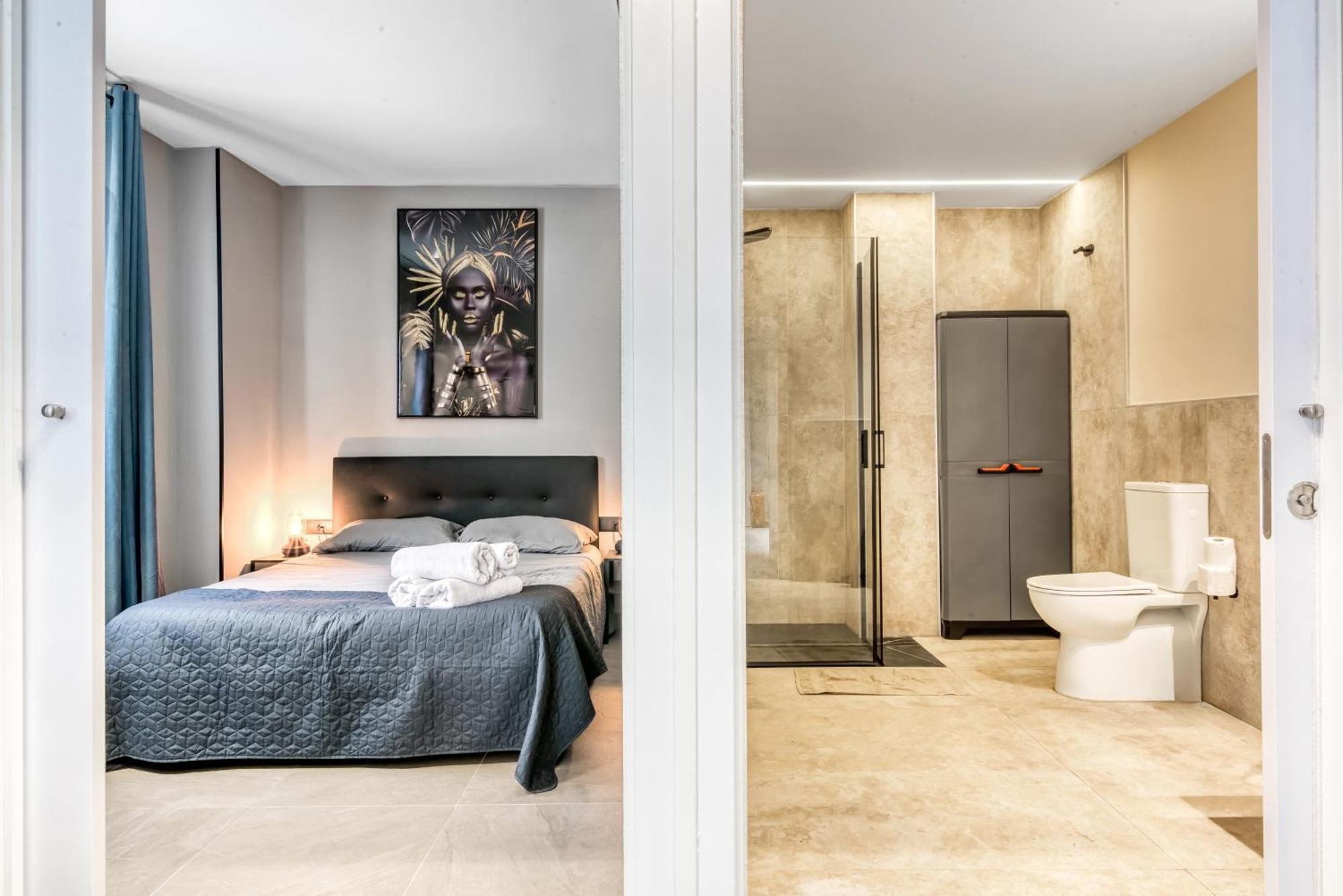 City Scape Suites Valencia Exterior photo