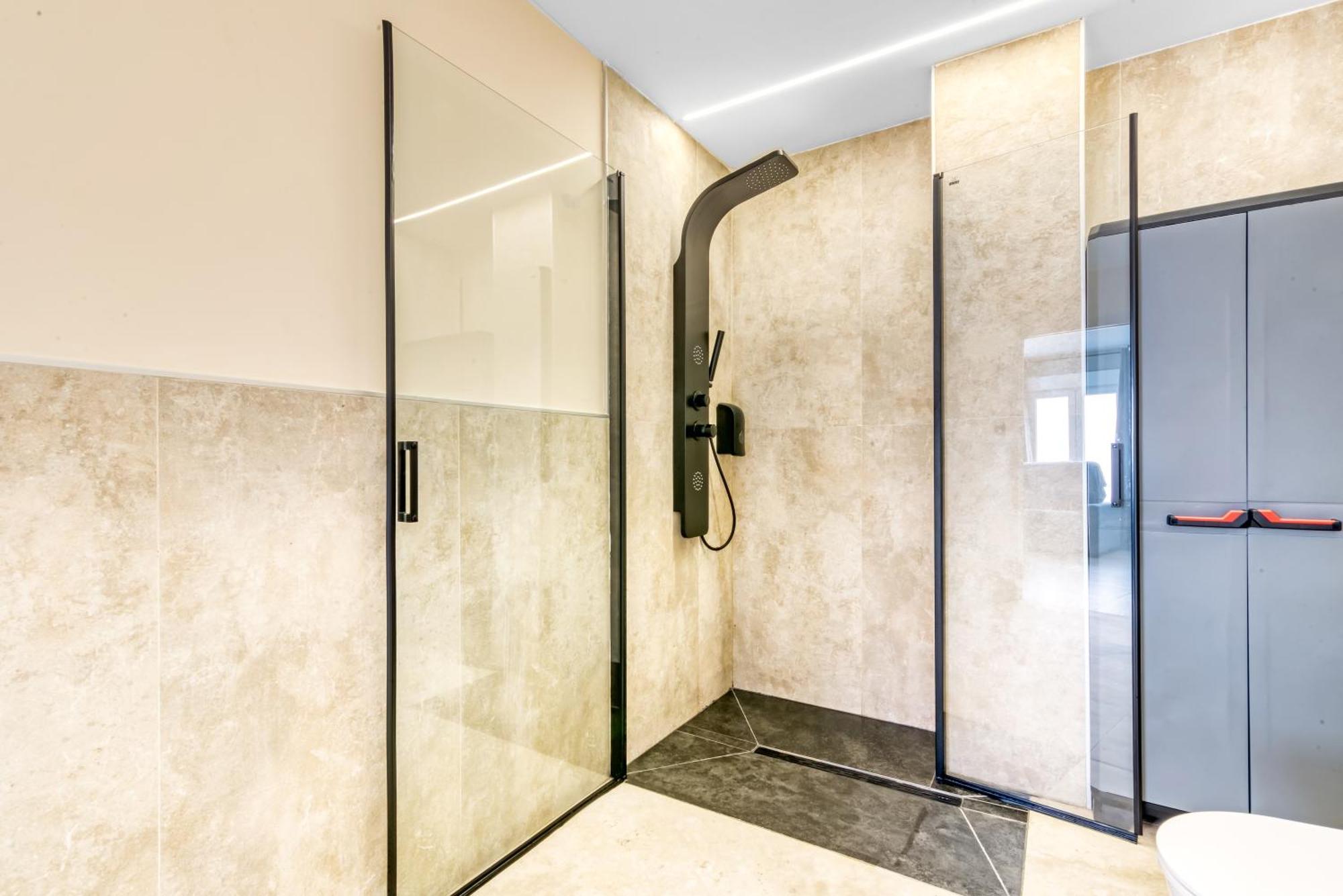 City Scape Suites Valencia Exterior photo